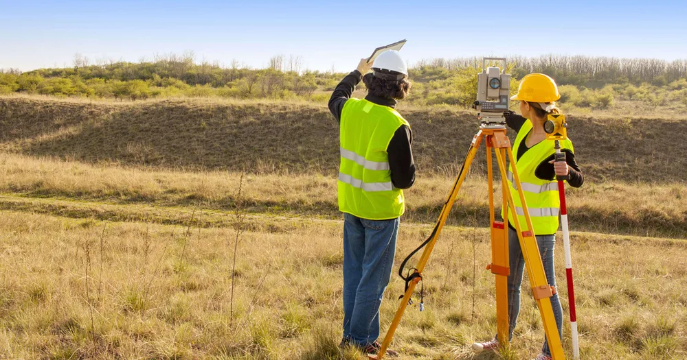 Land Survey with Drones: A Modern Approach to Accuracy, Efficiency, and Cost Savings 2 land survey